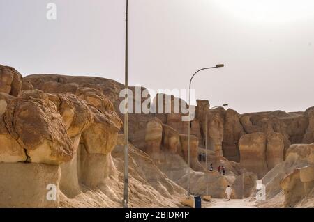 Formazione naturale di rocce e grotte nella regione orientale di al Hasa in Arabia Saudita Foto Stock