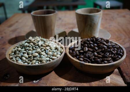 caffè arrosto e crudi Foto Stock