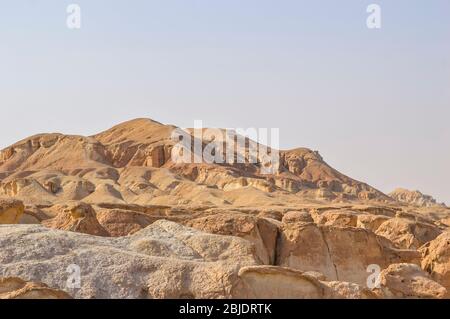 Formazione naturale di rocce e grotte nella regione orientale di al Hasa in Arabia Saudita Foto Stock