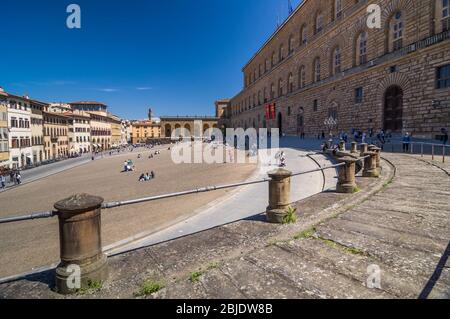 FIRENZE, ITALIA - 14 APRILE 2013: Il Palazzo Pitti, è un vasto palazzo prevalentemente rinascimentale a Firenze. Foto Stock