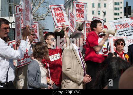 Kens fare Deal Labor Party Mayor di Londra Ken Livingstone a Lyric Square, Hammersmith, Londra W6 Foto Stock