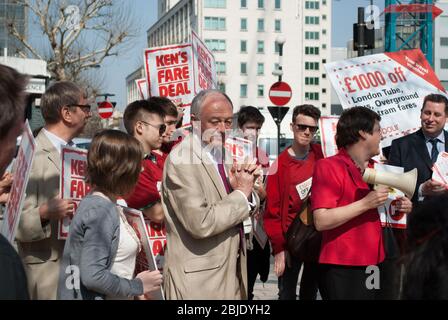 Kens fare Deal Labor Party Mayor di Londra Ken Livingstone a Lyric Square, Hammersmith, Londra W6 Foto Stock