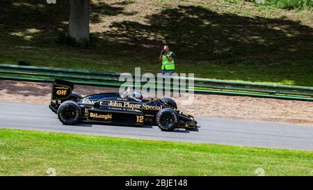 Ayrton Senna nero e oro John Player Special Formula uno Renault Turbo a Prescott Hill, Gloucestershire, Inghilterra Foto Stock