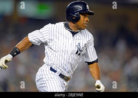 21 agosto 2013: New York Yankees, il fielder Curtis Granderson (14) durante una partita MLB giocata tra i Toronto Blue Jays e i New York Yankees Foto Stock