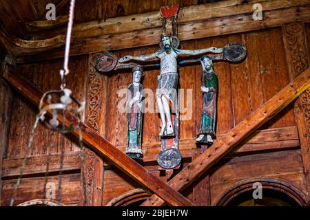 Interno della Chiesa di Stave Urnes a Lustre, Norvegia Foto Stock