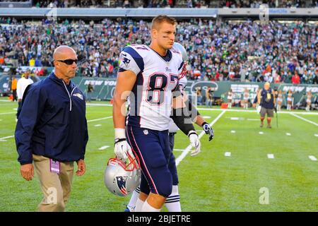 20 ottobre 2013: New England Patriots Tight End Rob Gronkowski (87) si allontani dal campo dopo che i New York Jets hanno sconfitto i New England Patriots 30- Foto Stock