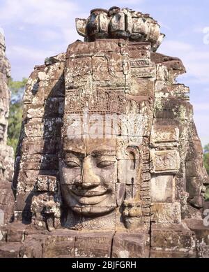 Le torri faccia di Bayon, la terrazza superiore, il tempio di Bayon, Ankor Thom, Siem Reap, Regno di Cambogia Foto Stock