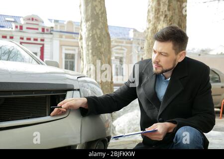 Regolatore di perdita di controllo AUTO DOPO INCIDENTE Foto Stock