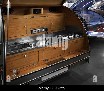 Trailer in mostra nello showroom Foto Stock