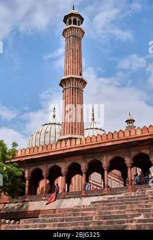 Delhi / India - 2 ottobre 2019: Masjid e Jahan Numa, moschea Jama Masjid nella vecchia Delhi, una delle moschee più grandi in India Foto Stock