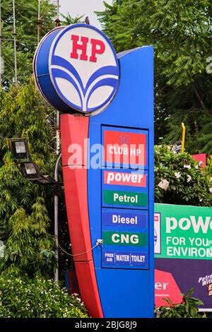 Delhi / India - 22 settembre 2019: Hindustan petrolio pompa a benzina a Nuova Delhi, India Foto Stock