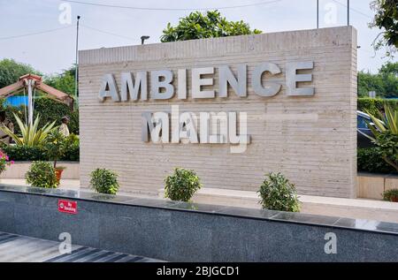 New Delhi / India - 7 ottobre 2019: Ambience Mall, centro commerciale a Vasant Kunj a Nuova Delhi, India Foto Stock