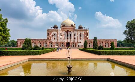 La tomba di Humayun, mausoleo dell'imperatore Mughal Humayun a Nuova Delhi, India Foto Stock