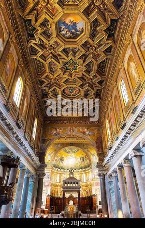 Una delle chiese più antiche di Roma. Roma è una famosa destinazione turistica Foto Stock
