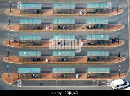 Stazione centrale degli autobus di RVN Regionalverkehr Niederrhein GmbH su Franz-Etzel-Platz a Wesel, 22.09.2016, vista aerea, Germania, Nord Reno-Westfalia, Ruhr Area, Wesel Foto Stock