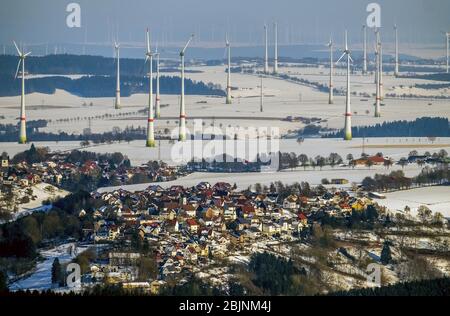 , ruote a vento su un campo in Ruethen, 22.01.2017, vista aerea, Germania, Renania settentrionale-Vestfalia, Ruethen Foto Stock