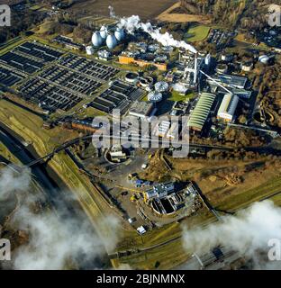 , lavabi per lavori di depurazione e fasi di pulizia del lavoro di depurazione di Emscher Welheimer Mark a Bottrop, 05.01.2017, vista aerea, Germania, Renania settentrionale-Vestfalia, Ruhr Area, Bottrop Foto Stock