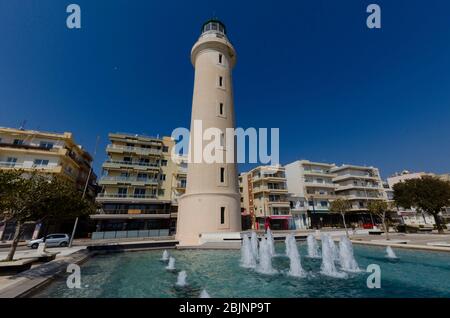 Il famoso faro sul lungomare nella città costiera settentrionale di Alexandroupoli Evros Grecia Foto Stock