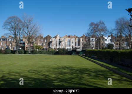 Victorian Terraces Street Pattern Row House House retro Ravensourt Park Londra W6 Foto Stock