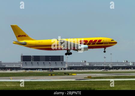 D-AEAB EAT Leipzig DHL Airbus A300B4-622R(F) a Malpensa (MXP / LIMC), Milano, Italia Foto Stock