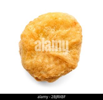 Gustoso pollo nugget su sfondo bianco Foto Stock