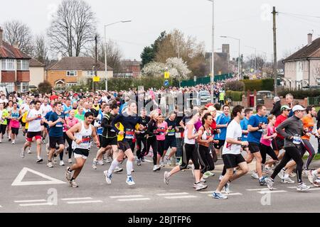 Concorrenti nella metà della Maratona di lettura 2011, Reading, Berkshire, Inghilterra, GB, Regno Unito Foto Stock