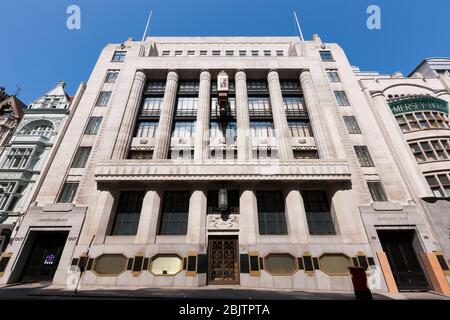 Il Daily Telegraph Building su Fleet Street a Londra, conosciuto anche come Peterborough House / Peterborough Court, ex sede del quotidiano Telegraph e Goldman Sachs Bank. Londra Regno Unito (118) Foto Stock