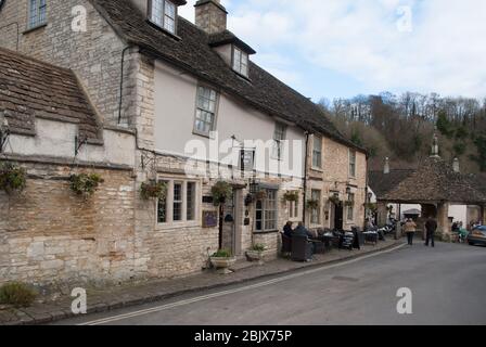 Castle Inn Hotel Cotswolds Cotswold Stone Heritage Conservation Architecture Heritage Old English Village Castle Combe Village, Chippenham SN14 Foto Stock