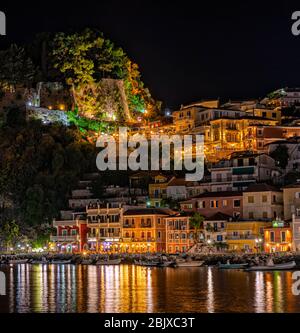 Notte a Parga, Grecia Foto Stock