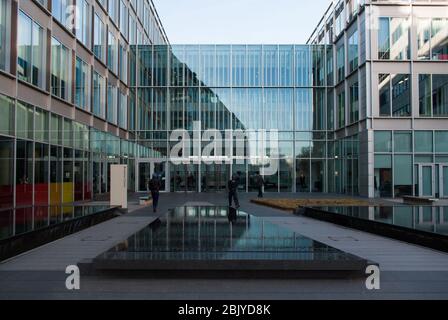 Architettura moderna BBC Broadcast Center Media Village White City Place, Shepherd's Bush, Londra W12 7TS di Allies & Morrison Architects Foto Stock