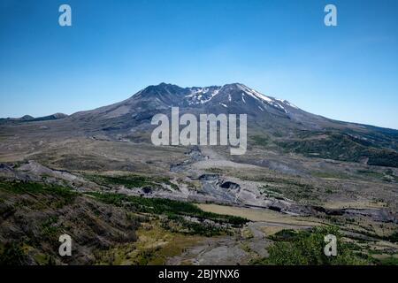Foto del Monte St Helens, situato nello stato di Washington. Il 27 marzo 1980, questo vulcano eruttò su cenere in tutto il mondo e des Foto Stock