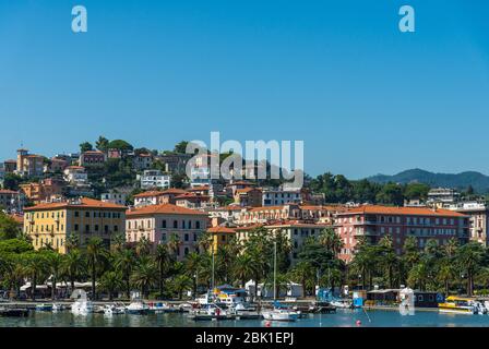 La Spezia, Italia - 10 agosto 2019: Zona portuale e barche a la Spezia, Italia Foto Stock