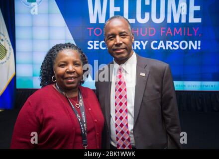 La famiglia HUD accoglie il Segretario Carson (33293817255). Foto Stock