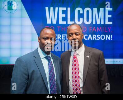 La famiglia HUD accoglie il Segretario Carson (33293817385). Foto Stock