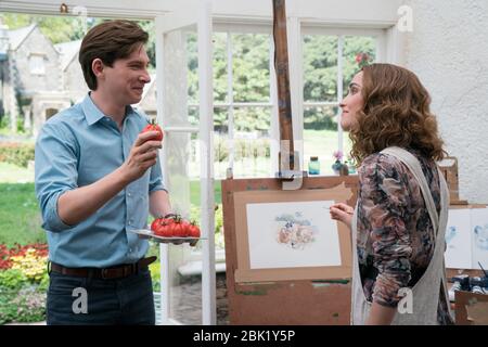 DATA DI USCITA: Gennaio 2021 TITOLO: Peter Rabbit 2: The Runaway STUDIO: Sony Pictures Animation DIRECTOR: Will Gluck TRAMA: Thomas e Bea sono ora sposati e vivono con Peter e la sua famiglia di conigli. Annoiato di vita nel giardino, Pietro va nella grande città, dove incontra i personaggi ombrosi e finisce per creare caos per tutta la famiglia. PROTAGONISTA: DOMHNALL GLEESON come il sig. McGregor, BYRNE ROSA come Bea. (Credit Image: © Sony Pictures Animation/Entertainment Pictures) Foto Stock