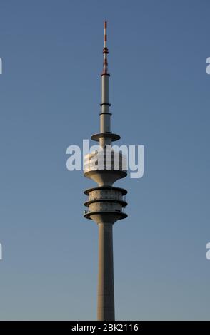 Cima della torre olimpica al parco olimpico di Monaco, Germania Foto Stock