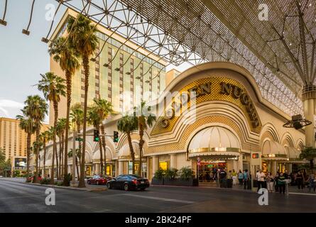 Il Golden Nugget in the Fremont Street Experience, Downtown, Las Vegas, Nevada, USA, Nord America Foto Stock