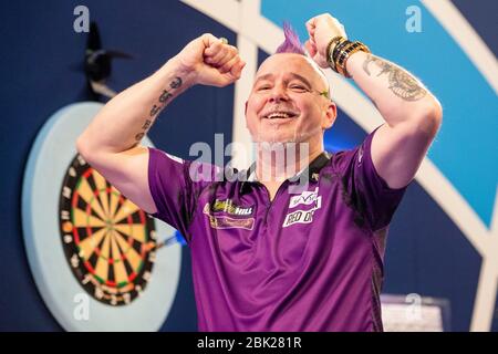 01-01-2020 Peter Wright vince il campionato del mondo PDC 2020 in Alexandra Palace contro Michael van Gerwen Foto Stock