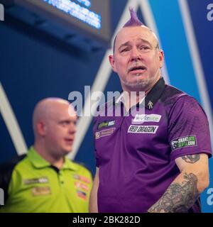 01-01-2020 Peter Wright vince il campionato del mondo PDC 2020 in Alexandra Palace contro Michael van Gerwen Foto Stock