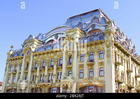 ODESSA, UCRAINA - 21 LUGLIO 2012: Ricostruzione dell'hotel Bolshaya Moskovskaya in Deribasovskaya Street, 29 Foto Stock