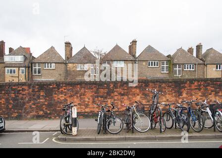 Artisti Talgarth Road West Kensington Barons Court St Pauls Studios 135 Talgarth Rd, Hammersmith, Londra W14 9DA di Frederick Wheeler Architect Foto Stock