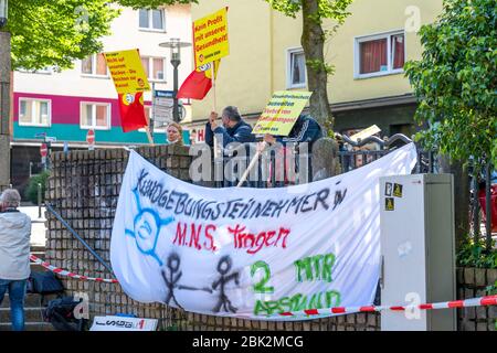 Dimostrazione il 1° maggio, a Weberplatz di Essen, un'alleanza di partiti e gruppi di sinistra aveva, in seconda istanza, prima dell'Achieato dell'OVG Münster Foto Stock