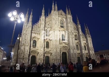 MILANO, ITALIA - Maggio 30 2019: Vista notturna del Duomo di Milano Foto Stock