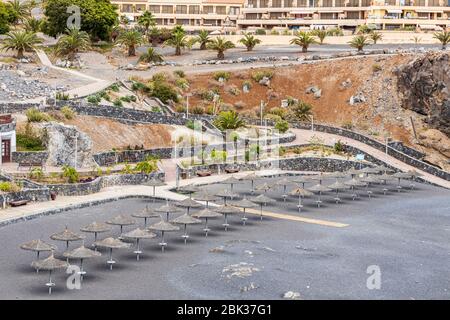 Spiagge vuote nelle zone turistiche di Costa Adeje, Tenerife, Isole Canarie, Spagna Foto Stock