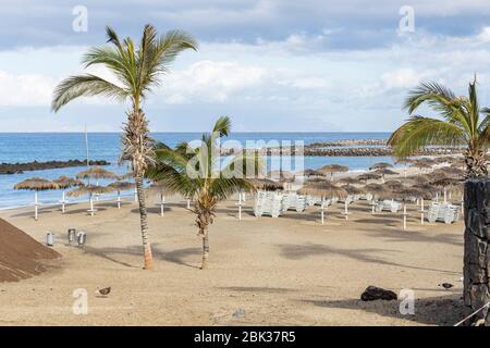 Spiaggia vuota, playa del duque, nelle zone turistiche di Costa Adeje, Tenerife, Isole Canarie, Spagna Foto Stock