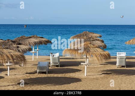 Spiaggia vuota, playa del duque, nelle zone turistiche di Costa Adeje, Tenerife, Isole Canarie, Spagna Foto Stock