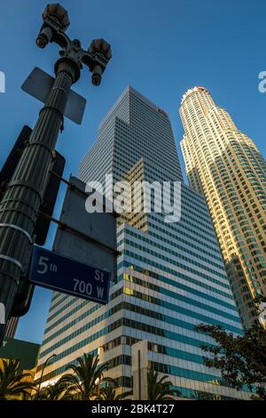 Vista della skyline del centro durante l ora d'oro, Los Angeles, California, Stati Uniti d'America, America del Nord Foto Stock