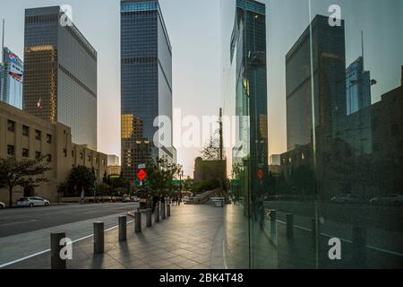 Vista della skyline del centro durante l ora d'oro, Los Angeles, California, Stati Uniti d'America, America del Nord Foto Stock