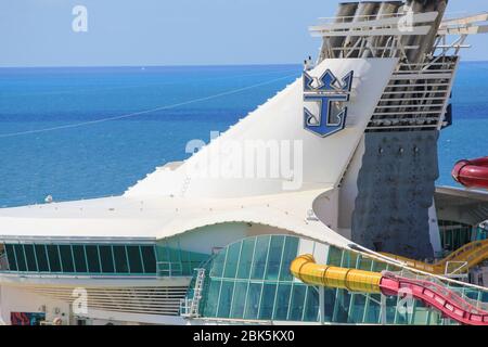 Navigatore dei mari dai caraibi reali che lasciano il porto di miami aprile 2020 Foto Stock