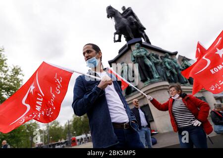 Manifestanti curdi da Komala il 1 maggio nel centro di Colonia. Koln, 1° maggio 2020 | utilizzo in tutto il mondo Foto Stock